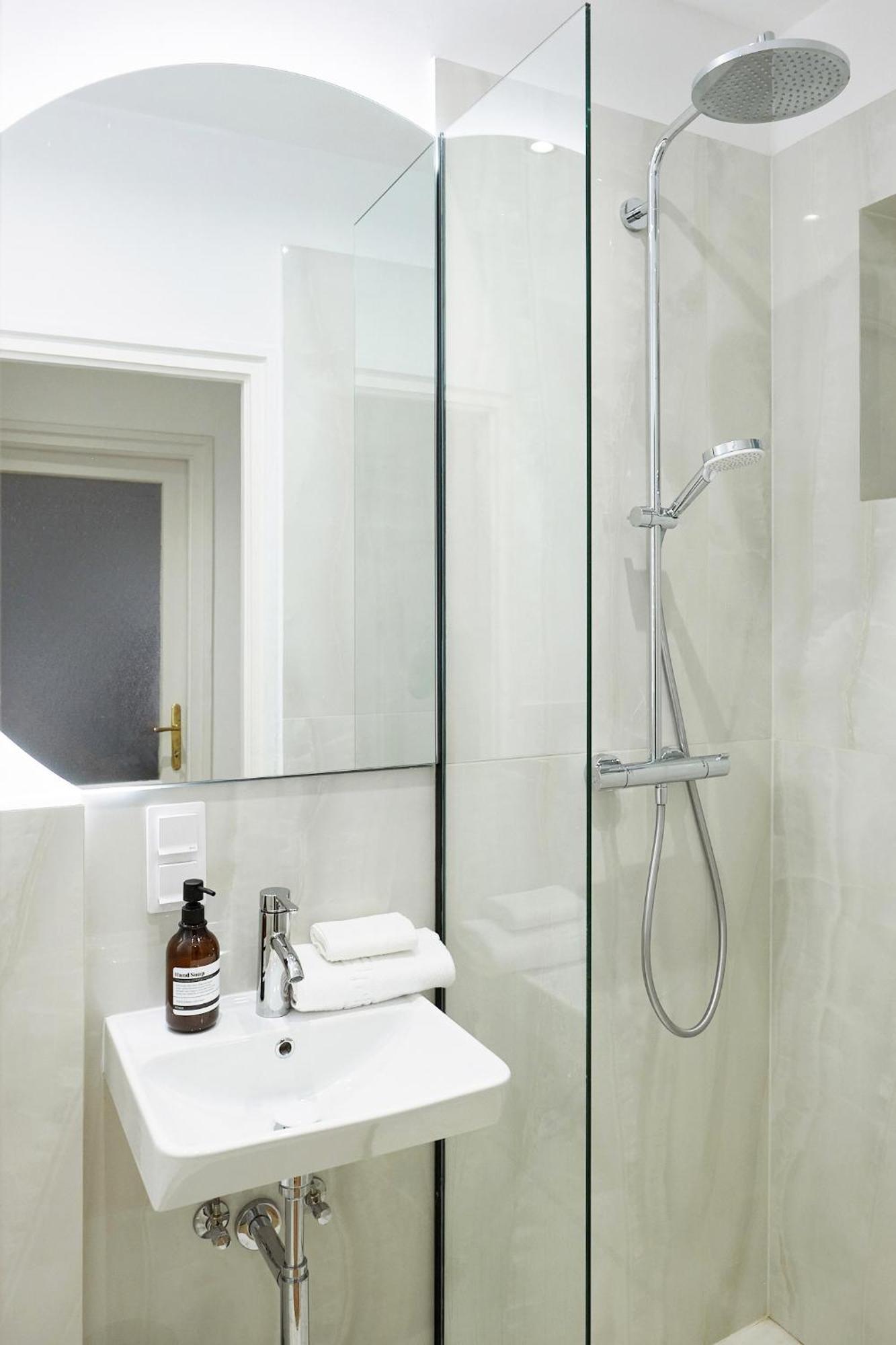 Podmaniczky Terrace Retreat With Ac Apartment Budapest Ngoại thất bức ảnh